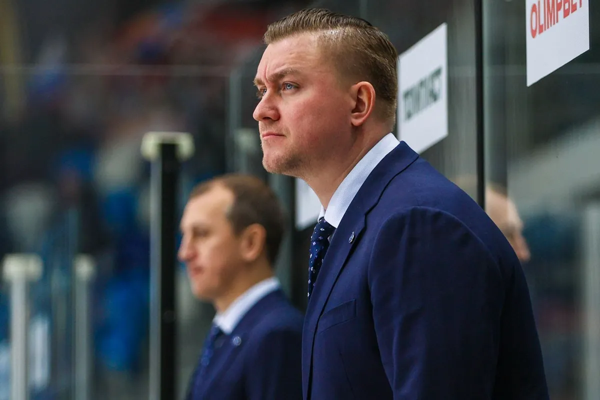 Пресс-служба ХК «АКМ». https://akm-hockey.ru/ Главный тренер «Тороса» Николай Лемтюгов.