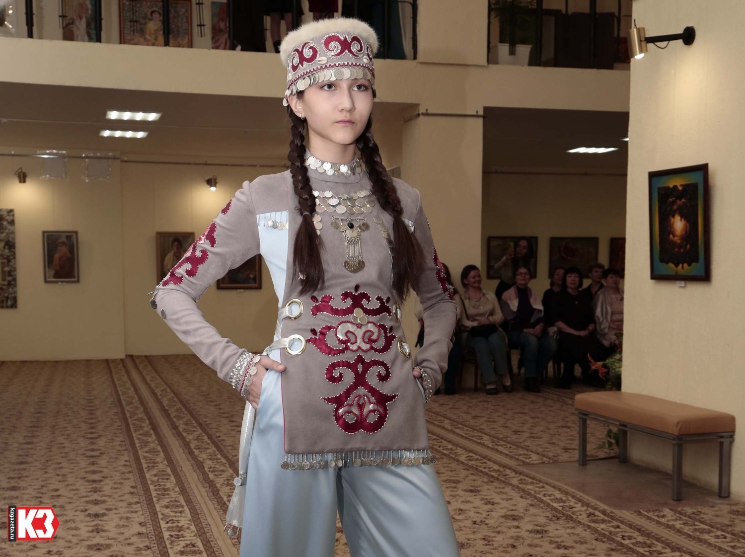 Разные образы представили на «Народном дефиле» модельеры, дизайнеры и творческие энтузиасты из Нефтекамска, Дюртюлей и Уфы. Фото: Руслан Никонов, «КЗ».