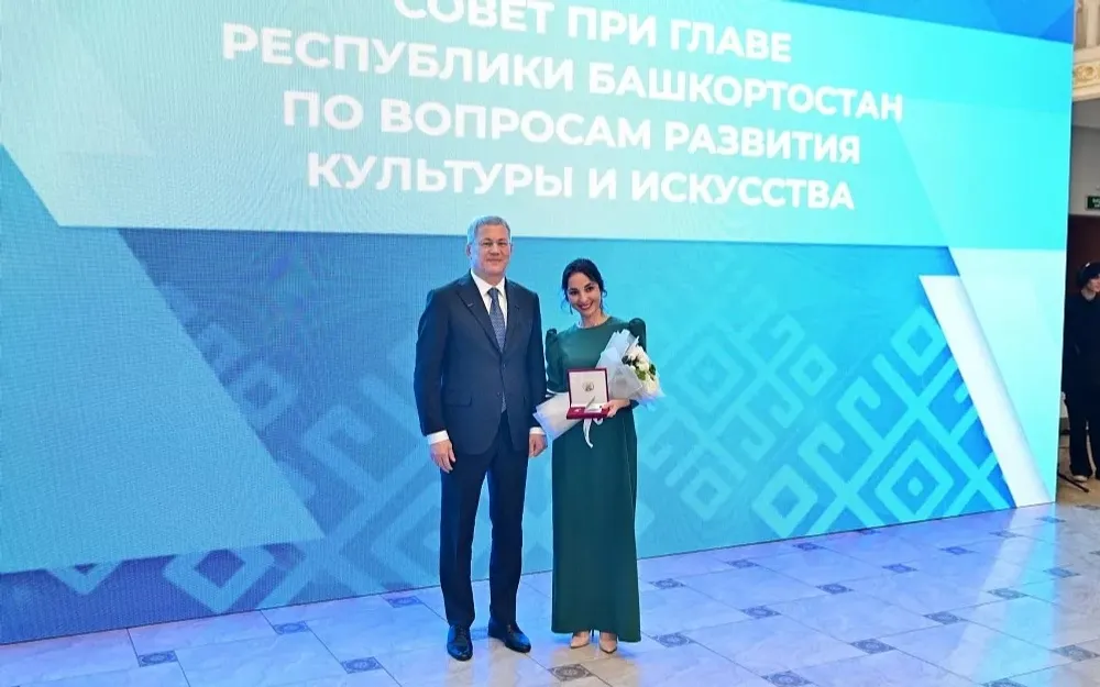 Заслуженная награда из рук Радия Хабирова.