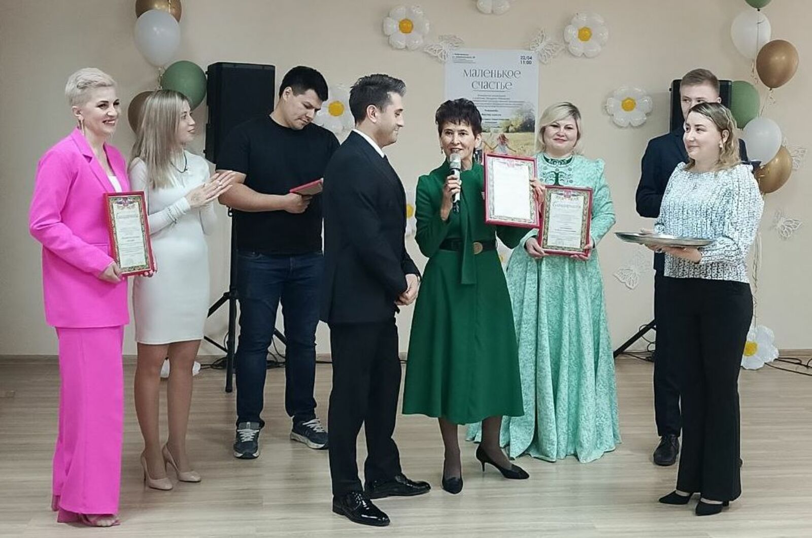 Благодарственные письма за поддержку и добрые сердца вручила меценатам директор реабилитационного центра Зиля Гараева. Фото: Миляуша Сиразетдинова, «КЗ».