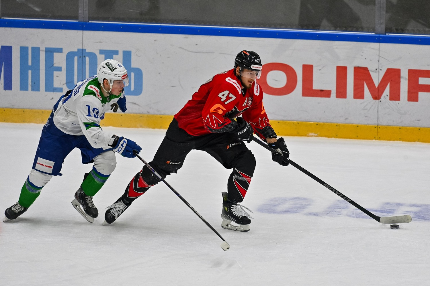 Пресс-служба ХК «Омские Крылья». https://vhl.hawk.ru/ Колесников против Локтева.