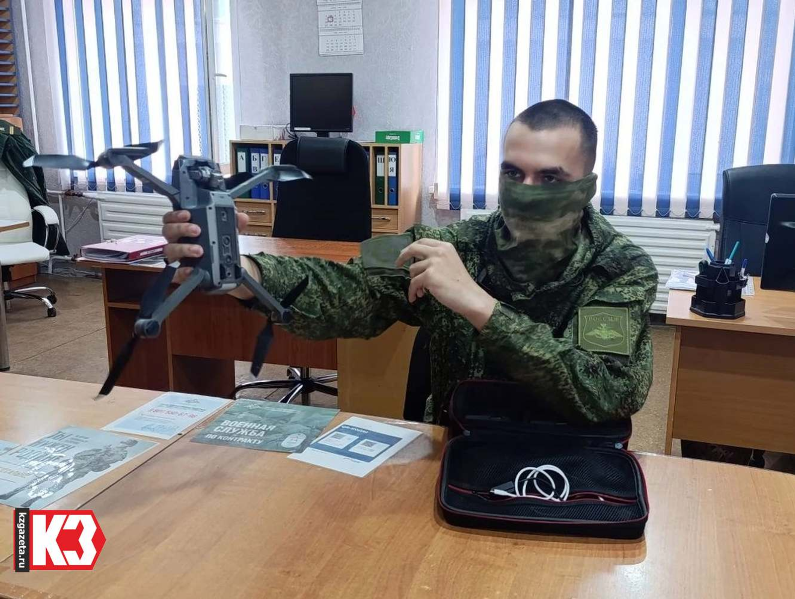 Евгений рассказал о службе в войсках беспилотных систем. Фото: Регина Кузнецова «КЗ».