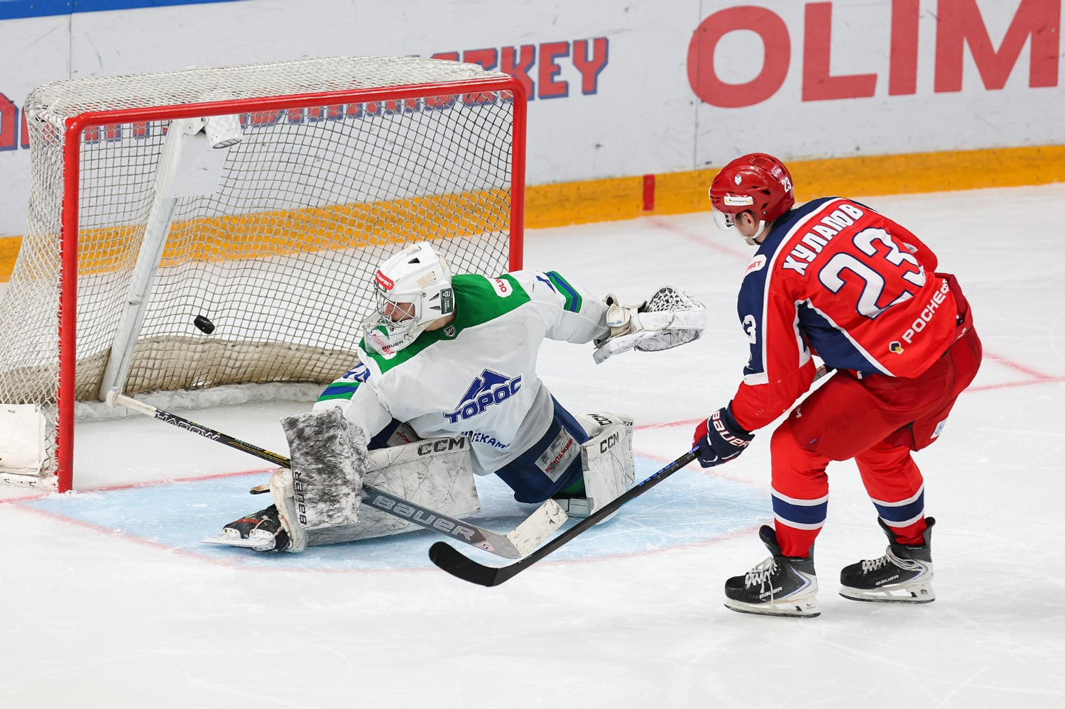 Пресс-служба ХК «Звезда». https://star.cska-hockey.ru/ Хулапов против Брагинского.