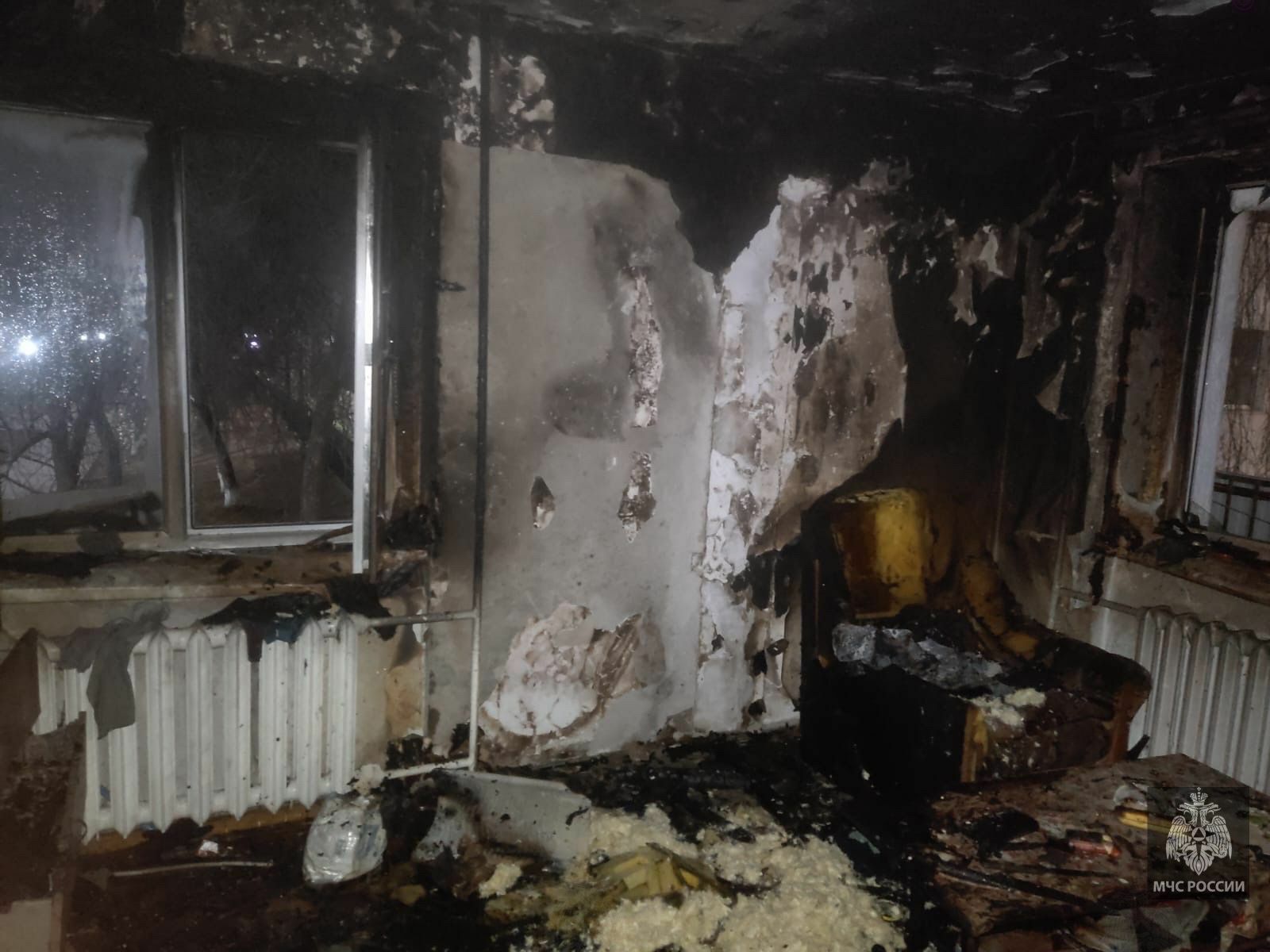 МЧС по РБ Пожар г.Нефтекамск, ул.Нефтяников с пострадавшим (12.11.2025).