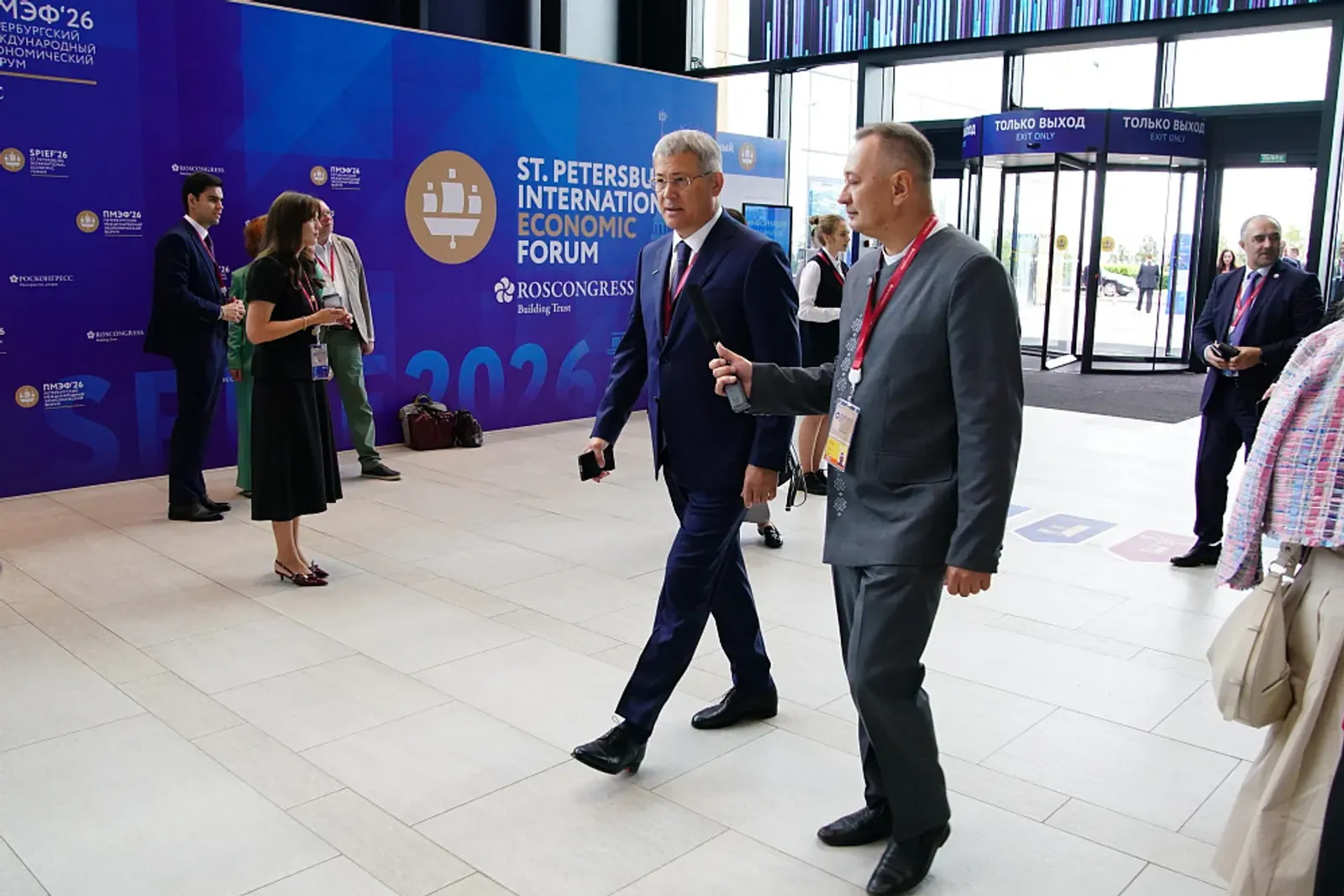 https://glavarb.ru/ru/news/event/radiy-habirov-vozglavil-delegaciyu-bashkortostana-na-XXIX-peterburgskom-mezhdunarodnom-ekonomicheskom-forume-89134/