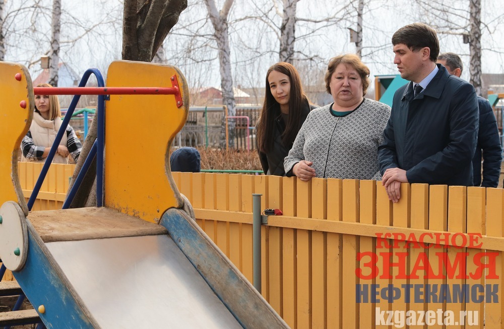 Руслан Никонов, «КЗ».  Глава администрации также побывал на социальных объектах Ташкиново, в том числе в школе и в детском саду.