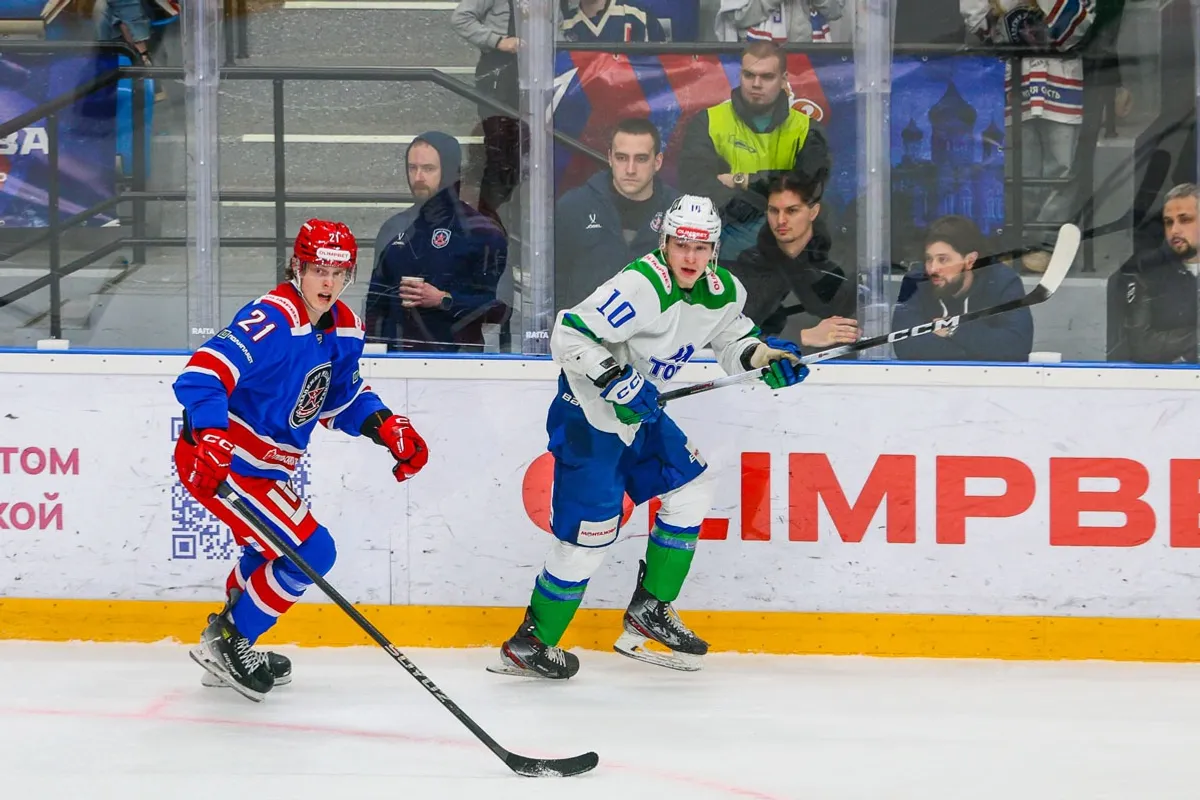 Пресс-служба ХК «АКМ». https://akm-hockey.ru/ Колесников и Макаров.