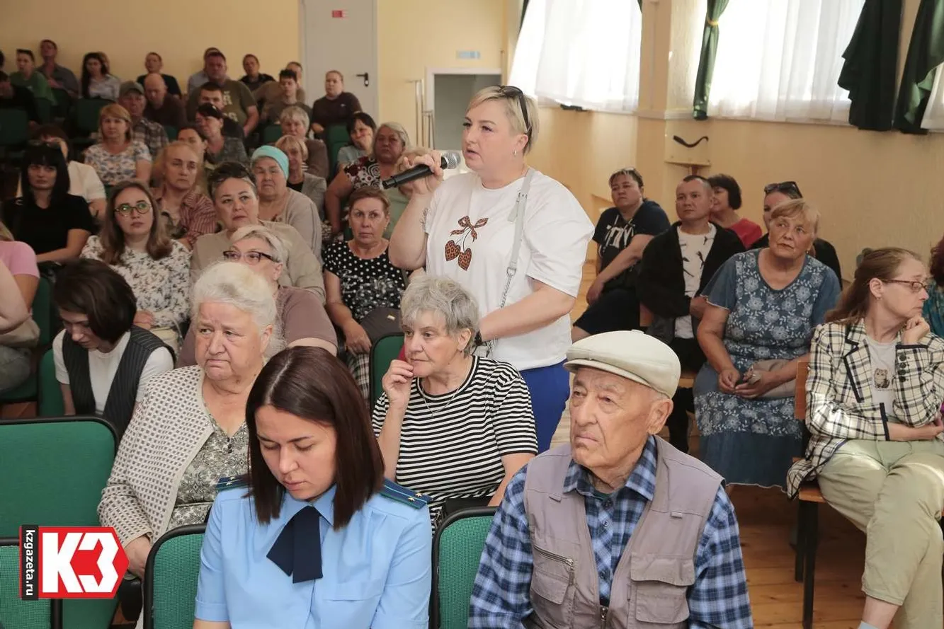 Вопросов у жителей было много. Фото: Руслан Никонов, «КЗ».