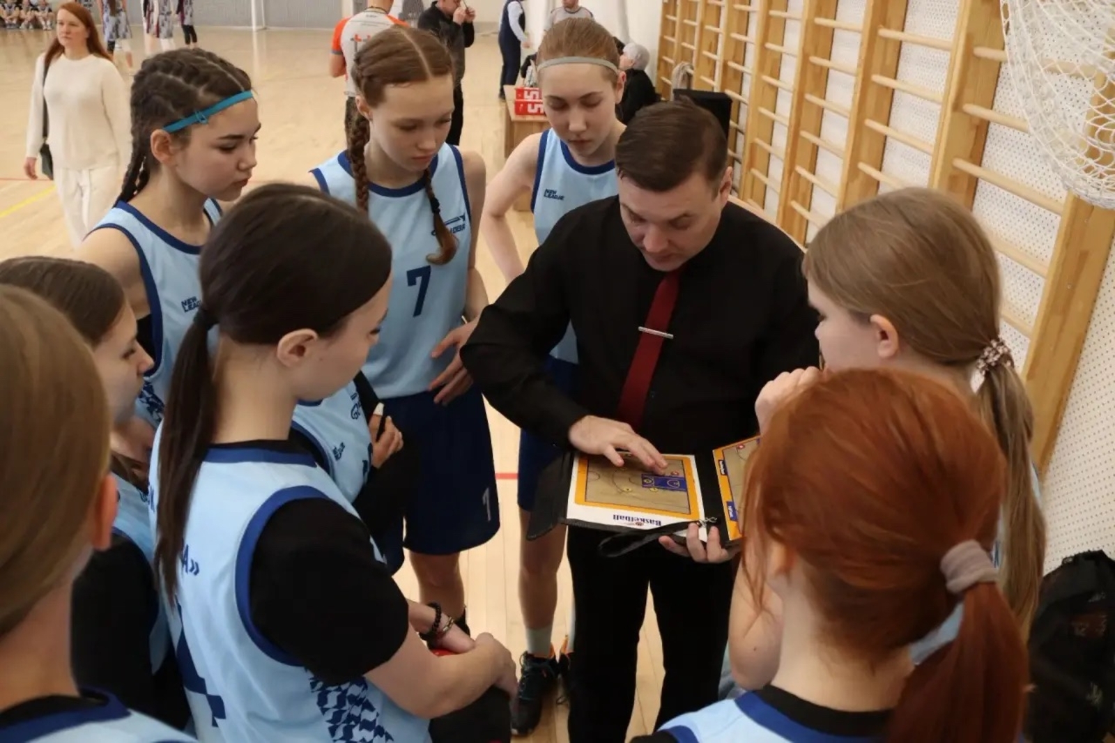 Чтобы одержать победу на соревнованиях, важно правильно выстроить стратегию игры.