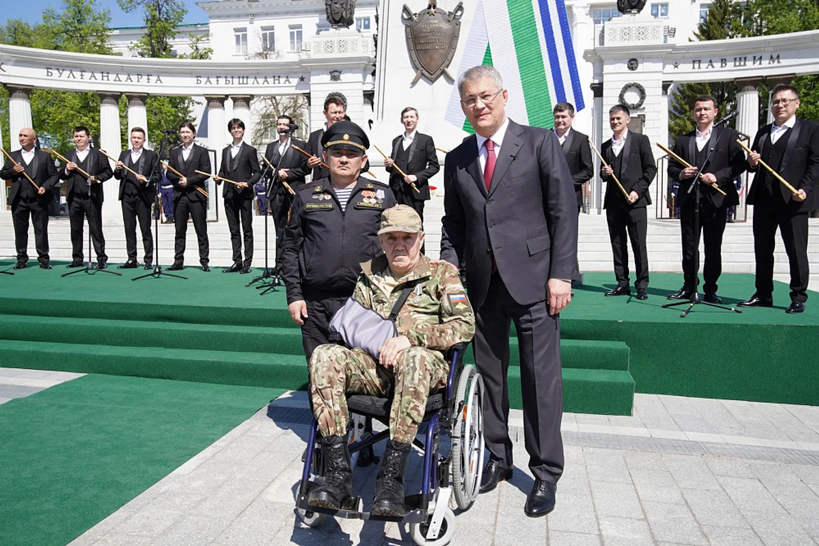 https://glavarb.ru/ru/news/event/radiy-habirov-vpervye-vruchil-novuyu-gosudarstvennuyu-nagradu--medal-ot-blagodarnogo-naroda-bashkortostana-88444/