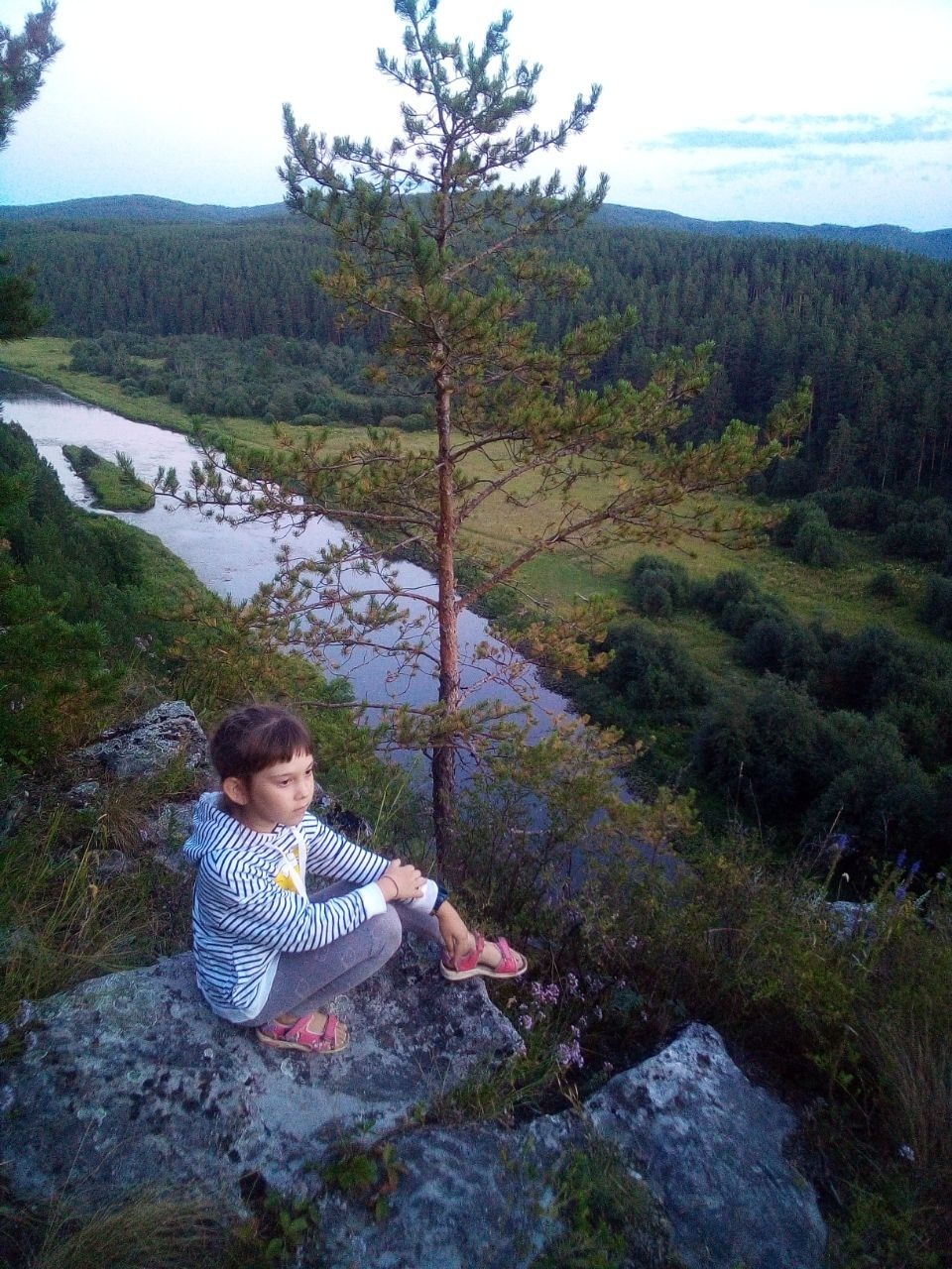 Елена Аллаярова, «КЗ».  Утёс на реке Катав в Усть-Катаве.