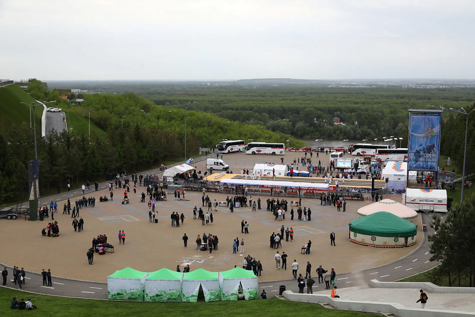 https://glavarb.ru/ru/news/event/radiy-habirov-pozhelal-udachi-uchastnikam-mezhdunarodnyh-sorevnovaniy-po-pozharno-spasatelnomu-sportu-76959/