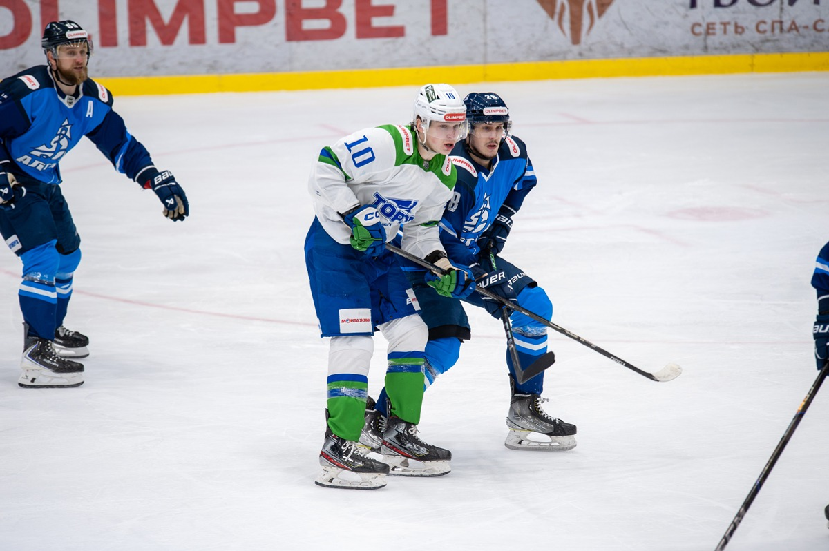 Пресс-служба ХК «Динамо-Алтай». https://hcda.ru/ Колесников и Крикунов.