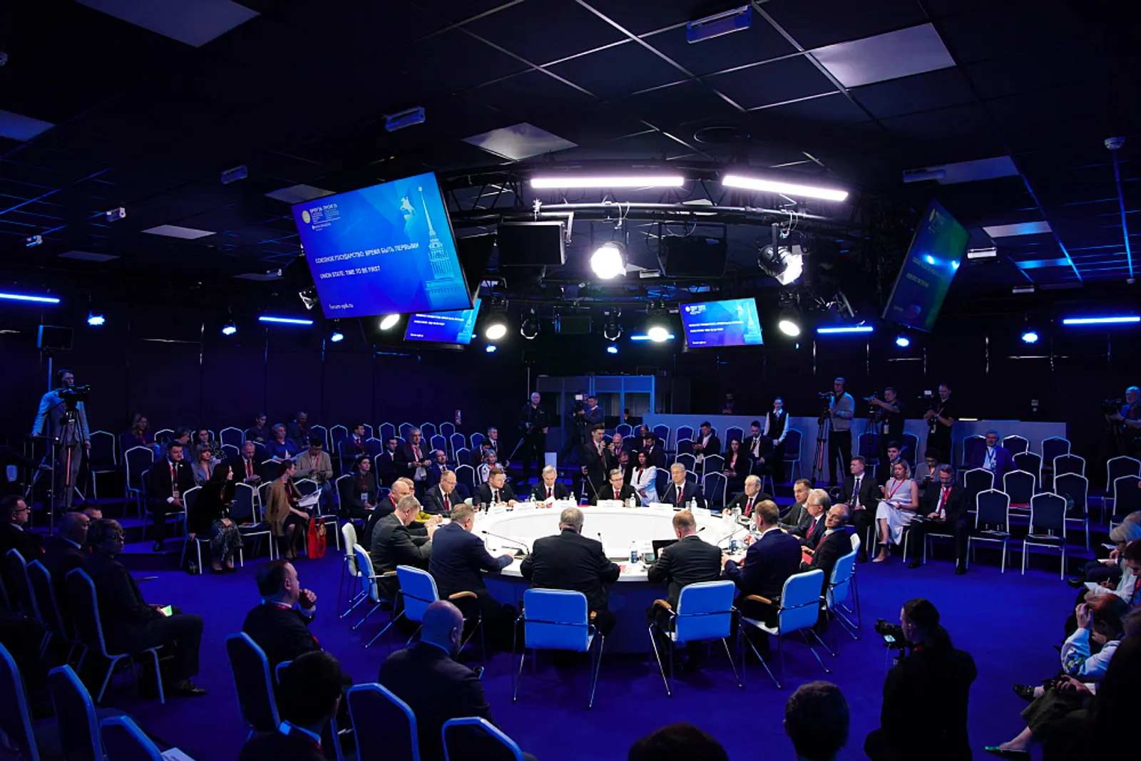 https://glavarb.ru/ru/news/event/radiy-habirov-na-pmef-prinyal-uchastie-v-sessii-soyuznoe-gosudarstvo-vremya-byt-pervymi-89147/