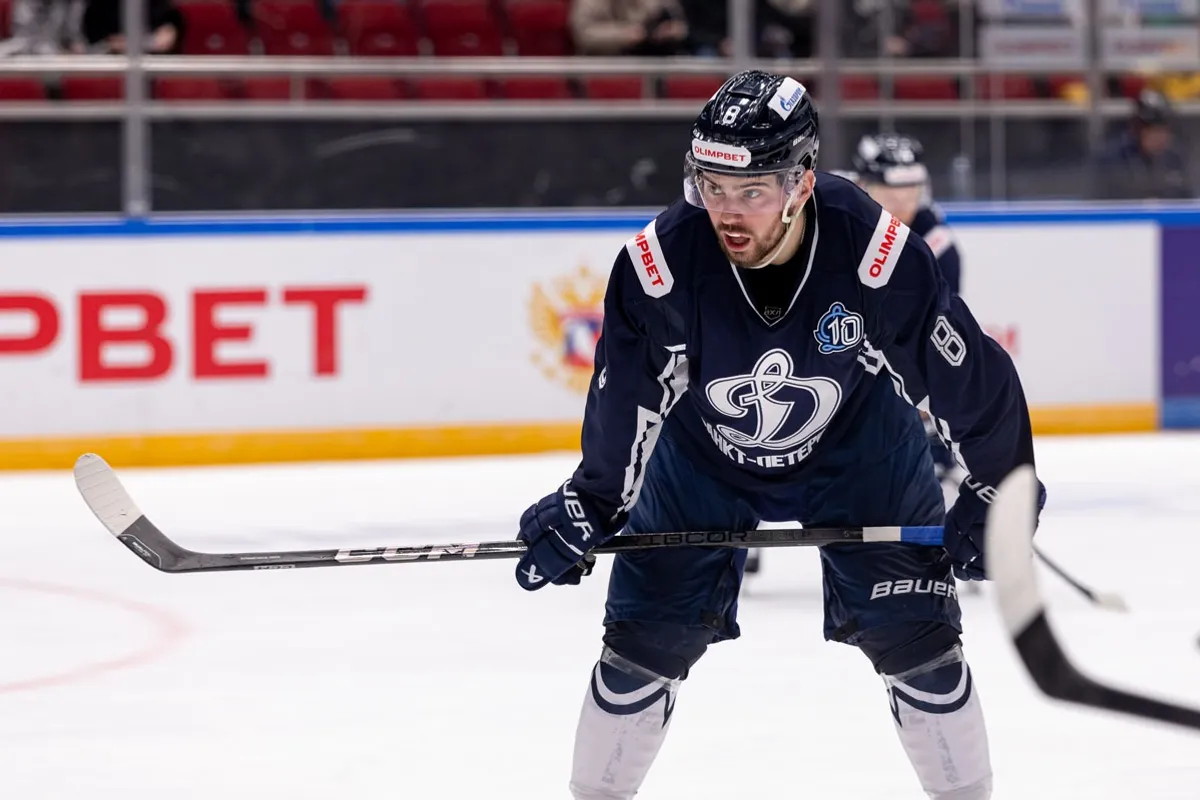 Пресс-служба ХК «Динамо СПБ». https://dynamo-spb.com/ Даниил Огирчук в составе Динамо СПБ.