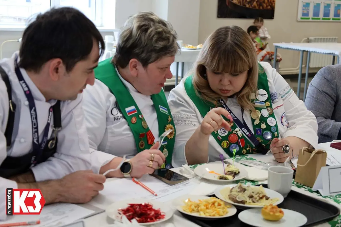 Члены жюри оценивали вкус и творческий подход при оформлении блюд. Фото: Руслан Никонов, «КЗ».