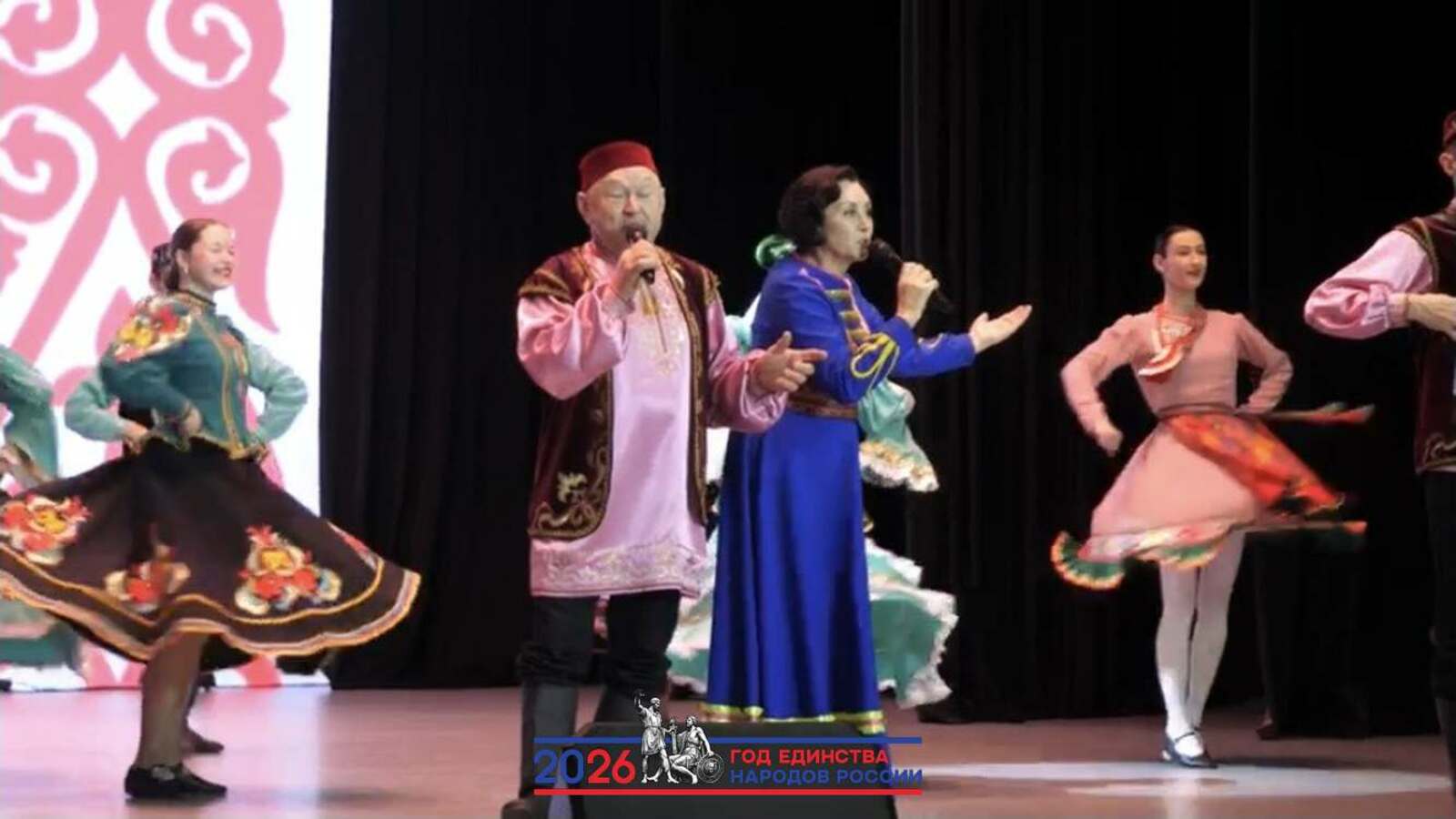 В номинации «Песни» особенно запомнилось выступление сотрудников городской больницы.