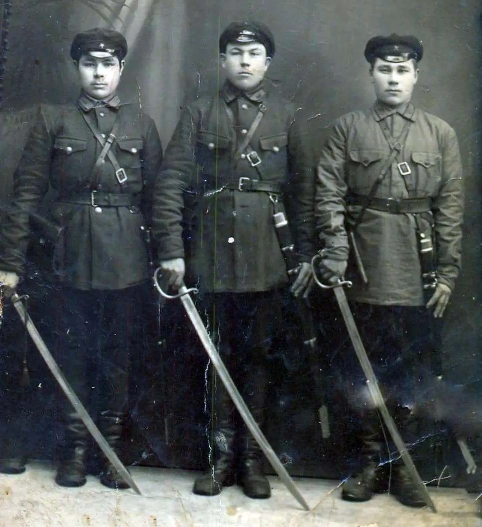 Харисов Зариф Харисович (справа).