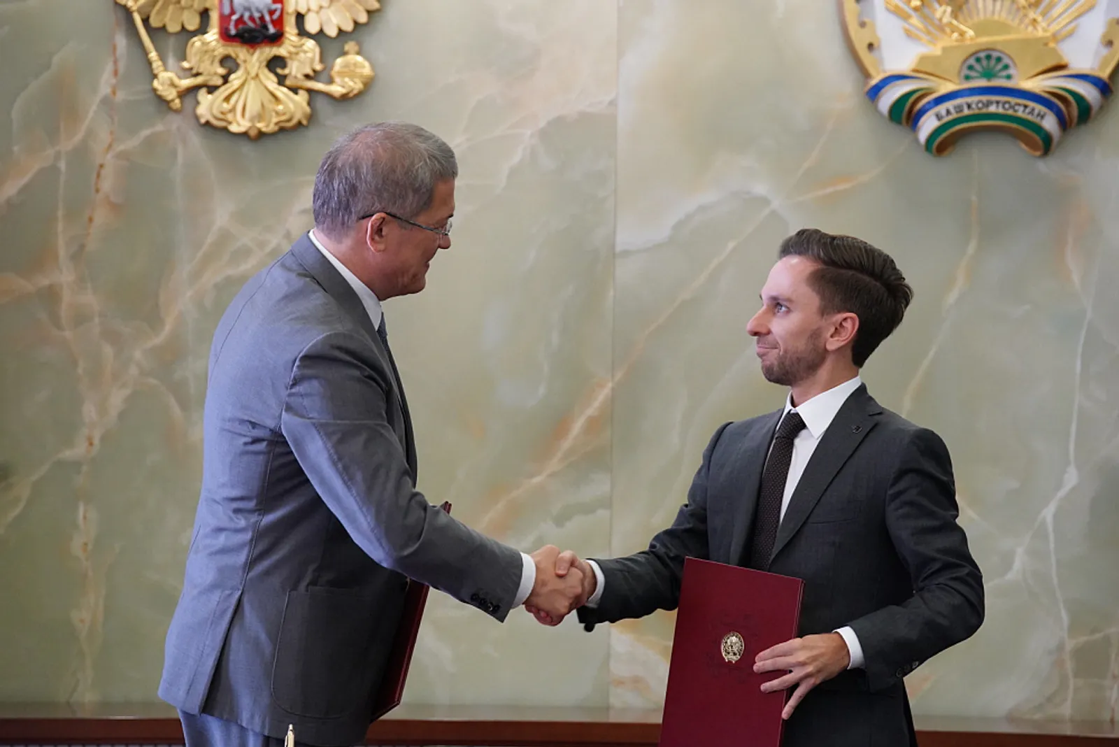 https://glavarb.ru/ru/news/event/bashkortostan-i-rossiyskoe-obshchestvo-znanie-zaklyuchili-soglashenie-v-sfere-prosvetitelskoy-deyatelnosti-77405/