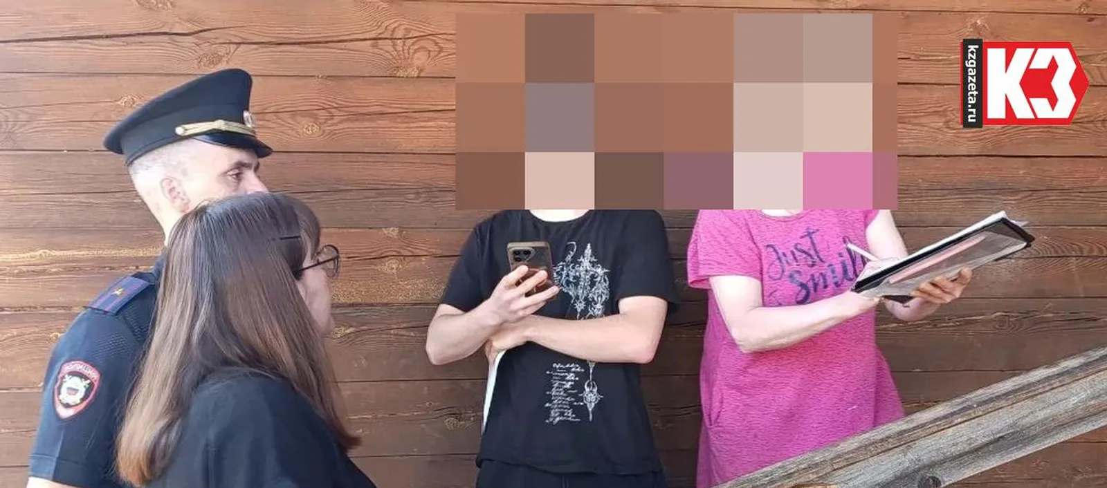 Родители подписью подтверждают, что услышали и приняли наставления проверяющих. Фото: Регина Кузнецова, «КЗ».