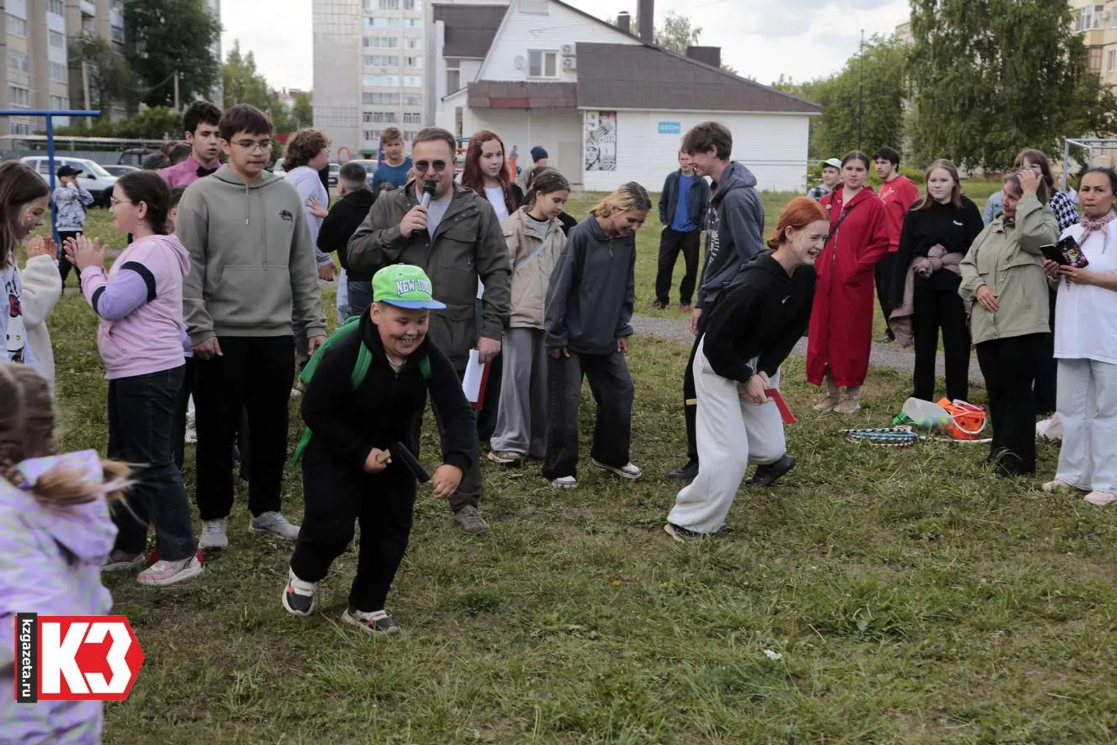 Детвора активно участвовала в подвижных играх и конкурсах. Фото: Руслан Никонов, «КЗ».