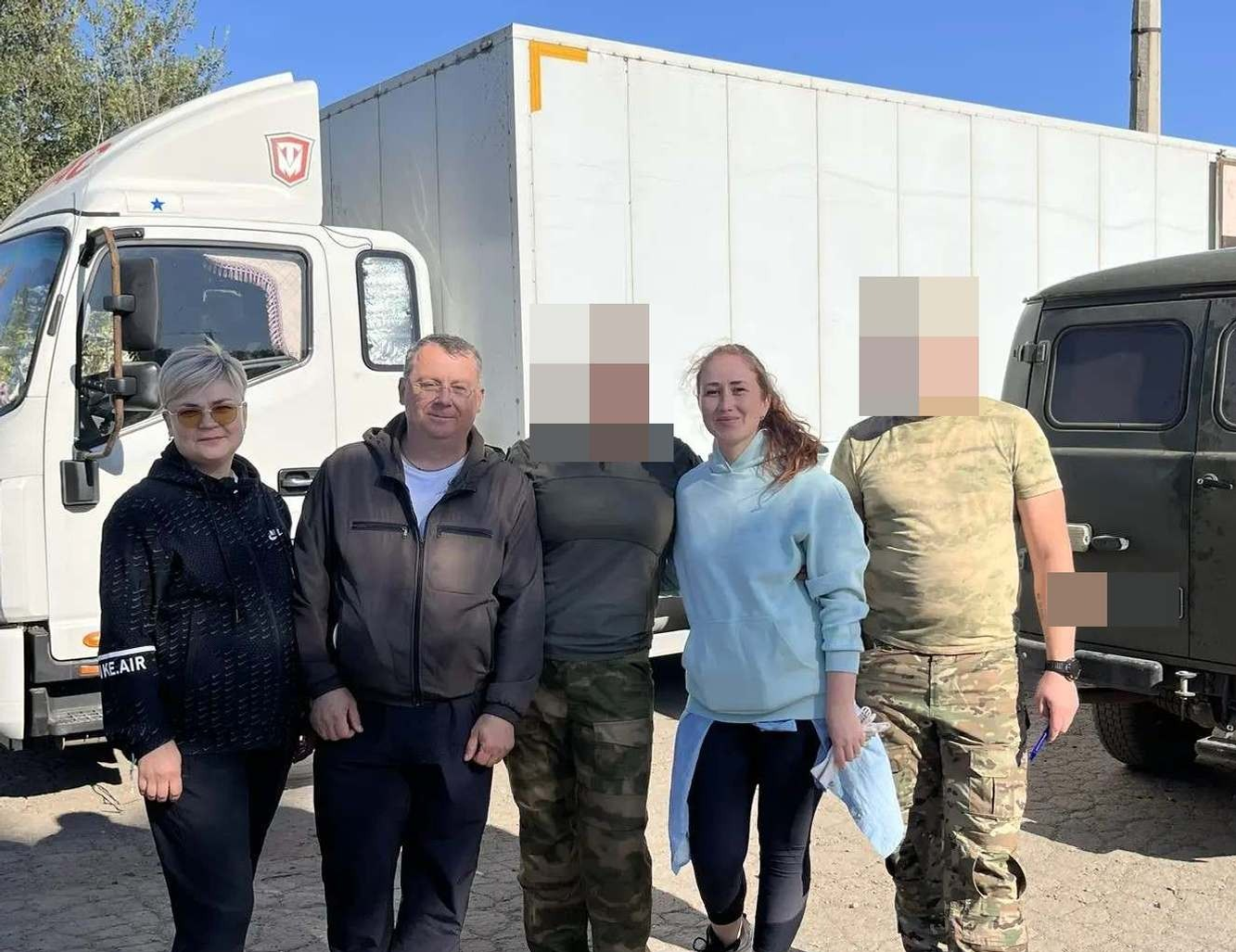 В одной из поездок нефтекамские волонтёры встретились с коллегой из Агидели, медсестрой с позывным «Звезда» (на фото в центре).