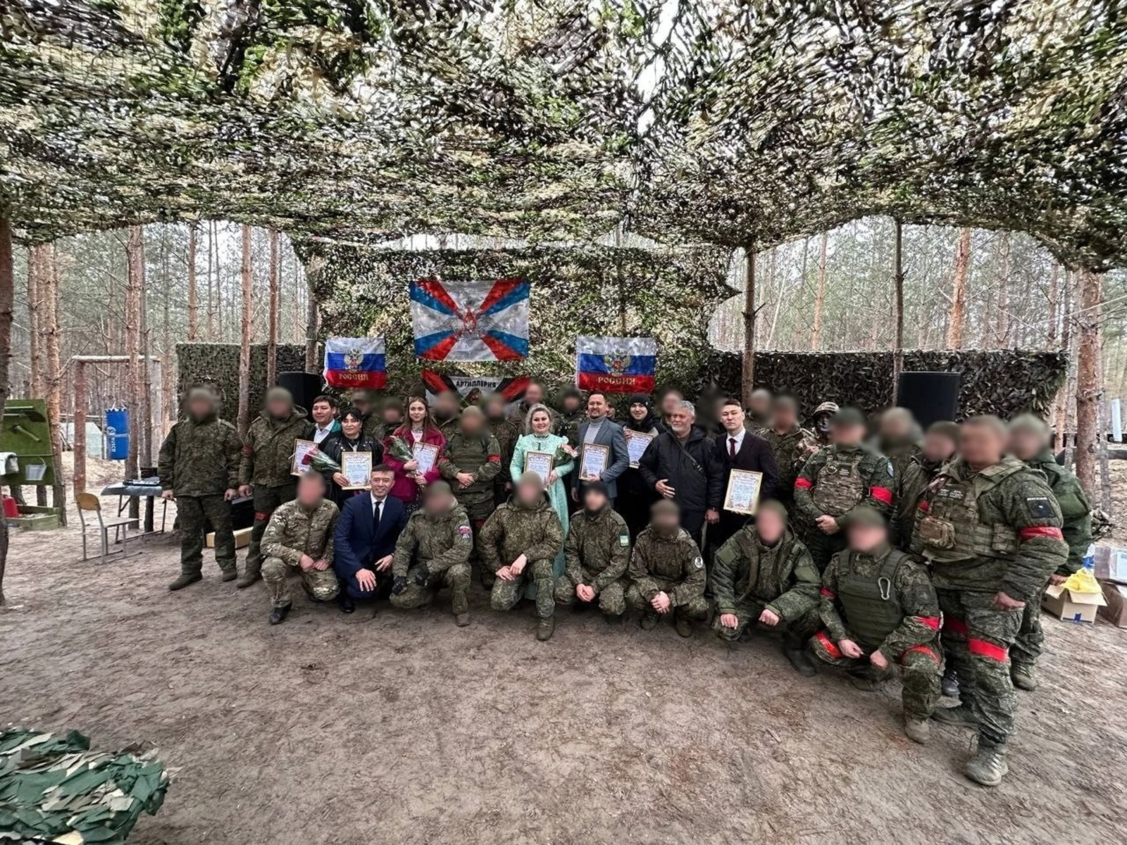 Артисты Нефтекамской государственной филармонии выступили перед бойцами в зоне специальной военной операции.