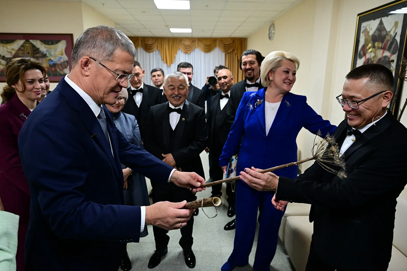 Радий Хабиров посетил концерт Государственного ансамбля кураистов Башкортостана
