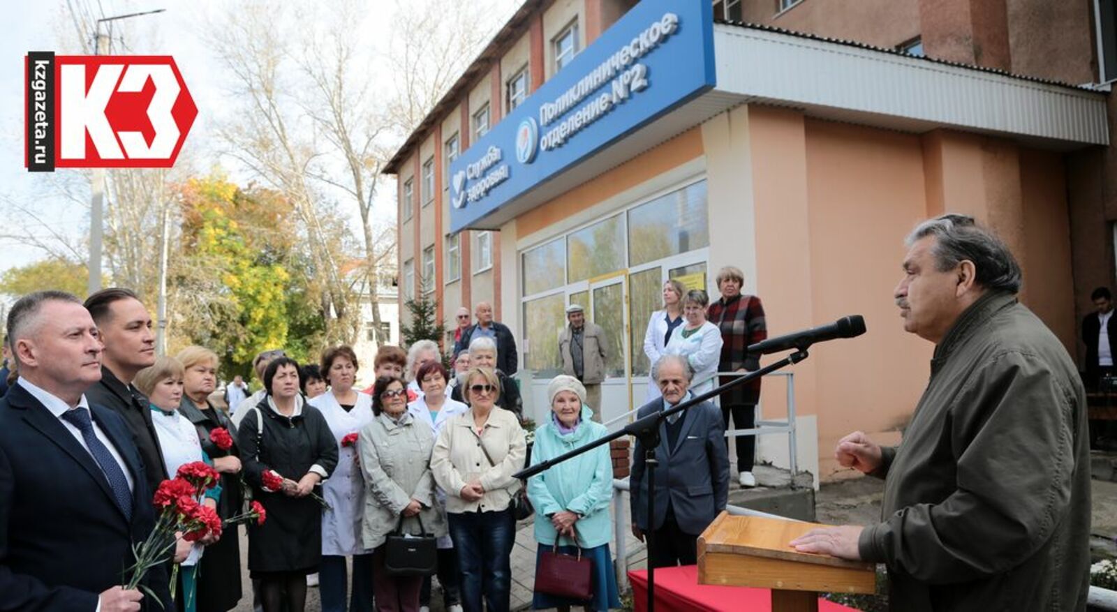 «Память о Сагадеевой Венере Ураловне останется в сердцах жителей нашего города на долгие годы», – уверен Азат Назирович Утякаев. Фото: Руслан Никонов, «КЗ».