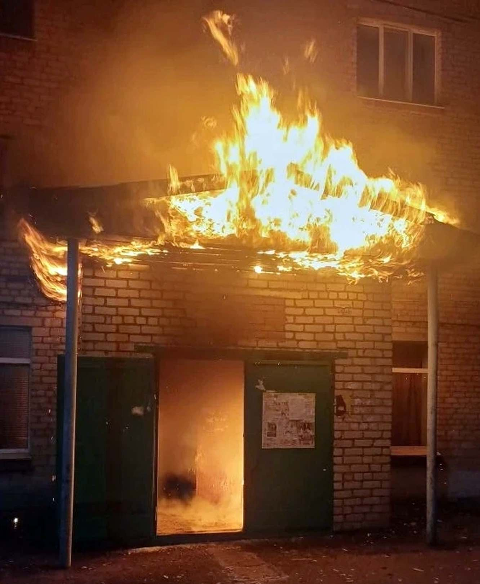 МЧС по РБ. https://kzgazeta.ru/news/localnews/2026-04-03/nochnoy-pozhar-v-neftekamske-4638262