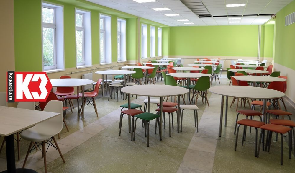 Столовая школы №15 готова. В кухне идёт монтаж оборудования. Фото: Руслан Никонов, «КЗ».