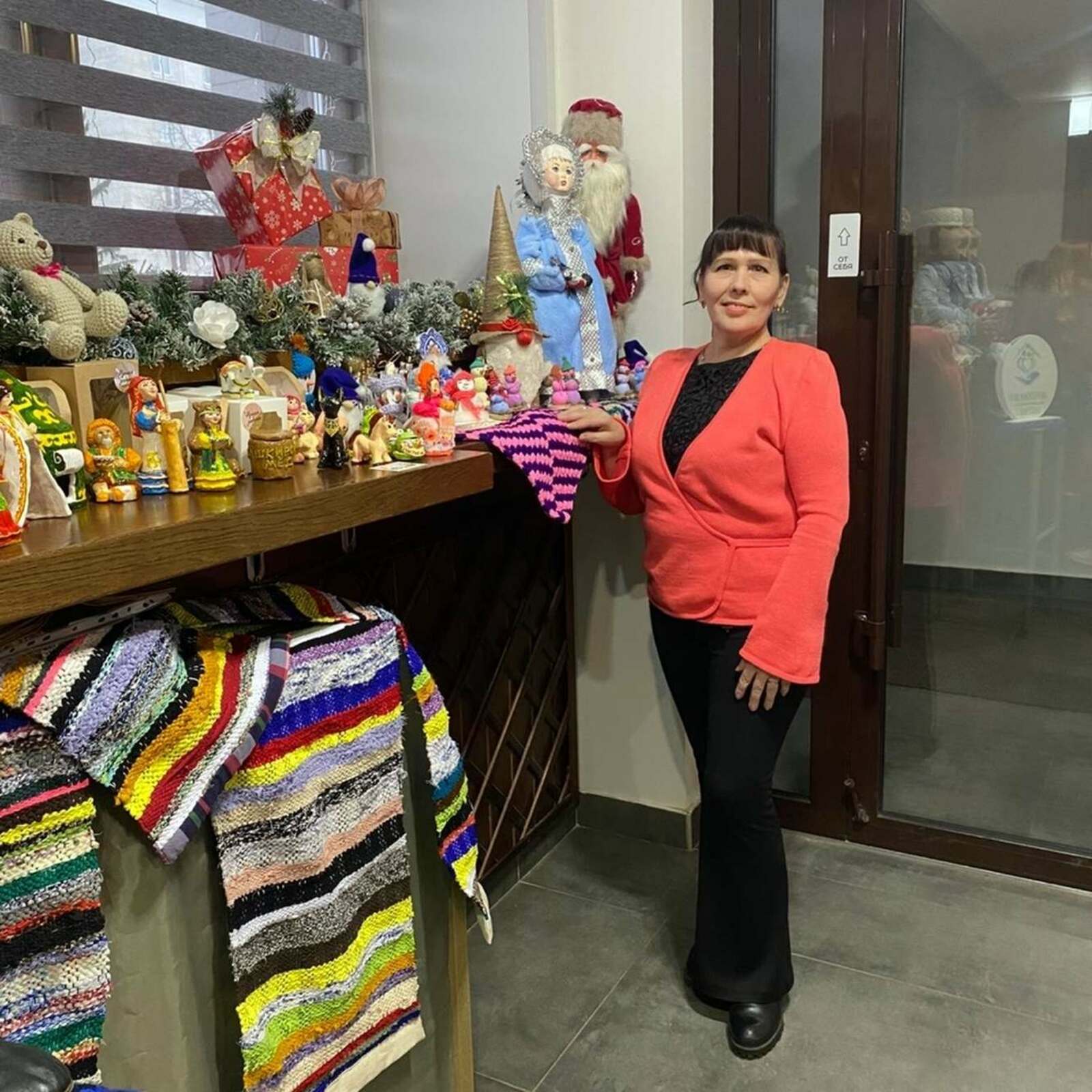 Валима Файзеловна Назмутдинова обучает ребят творить и создавать настоящие произведения декоративно-прикладного искусства.