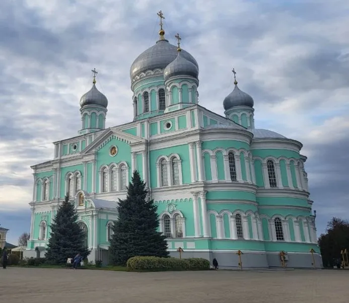 Троицкий собор в Дивеево. Фото: И.Кабирова, Л.Юсупова.