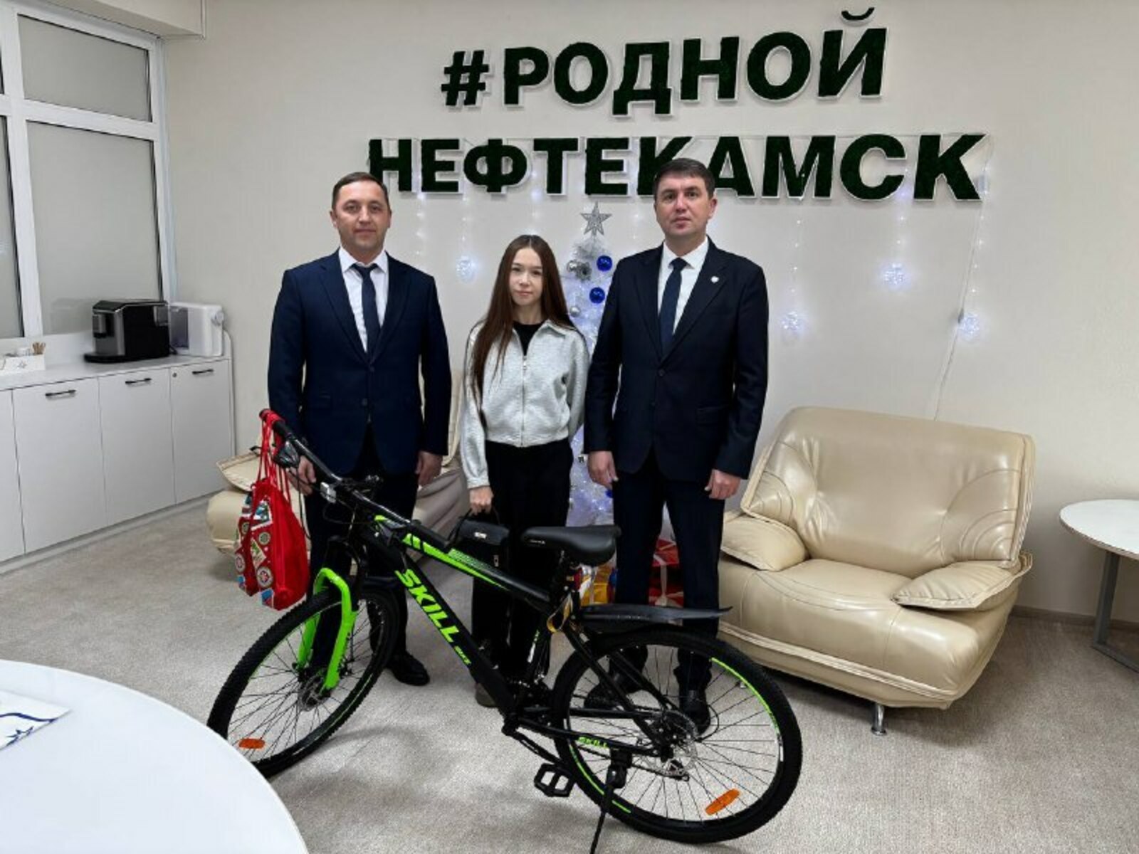 Ёлка желаний в Нефтекамске. Детские мечты сбываются