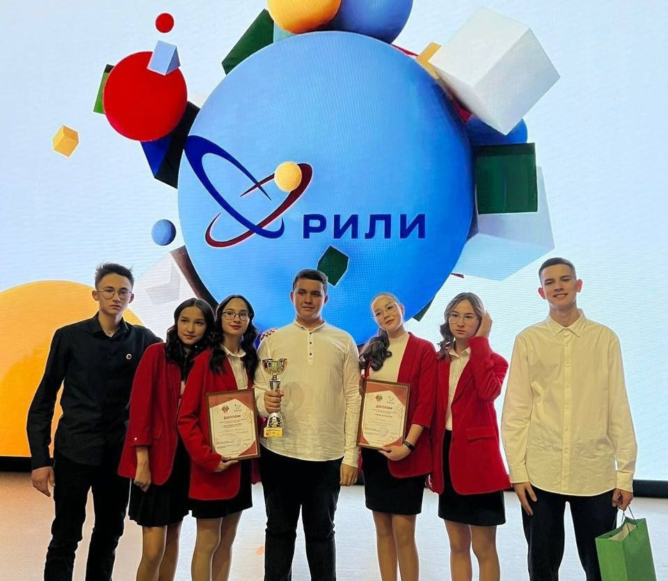 Башкирская команда КВН «Балаяндар». Да, наши ребята могут шутить и на башкирском языке! Фото из архива Айнура Ситдикова.