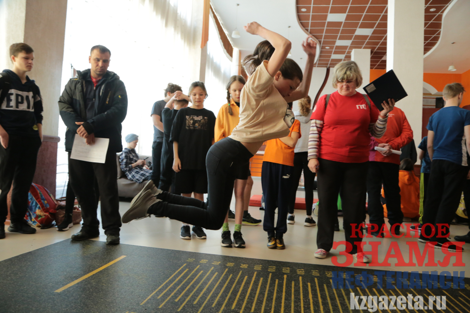 Руслан Никонов, «КЗ».  Прыжок в длину с места – одно из любимых дисциплин школьников.