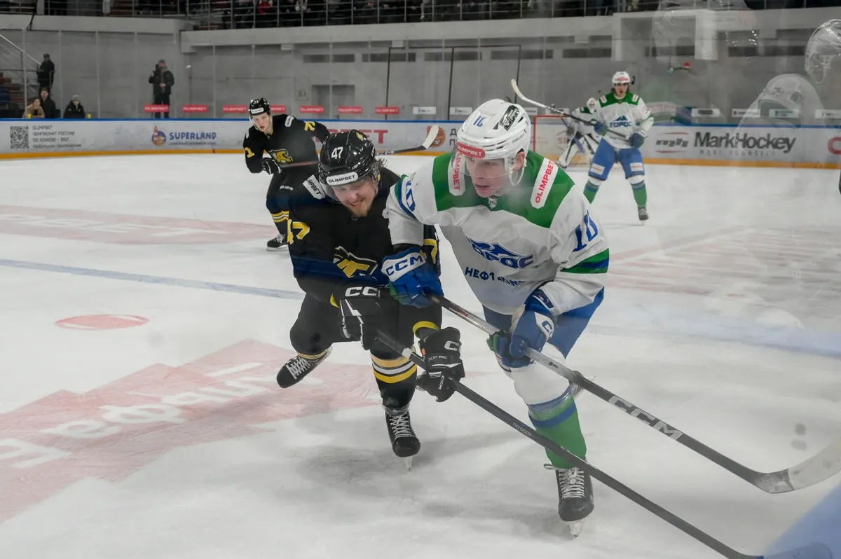 Пресс-служба ХК «Дизель». https://hcdizel.ru/ Колесников против Бобылёва.
