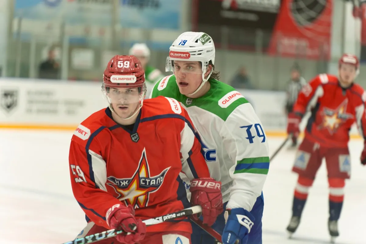 Пресс-служба ХК «Ижсталь».  https://hcizhstal.ru/izhstal Набиев и Долгопятов.