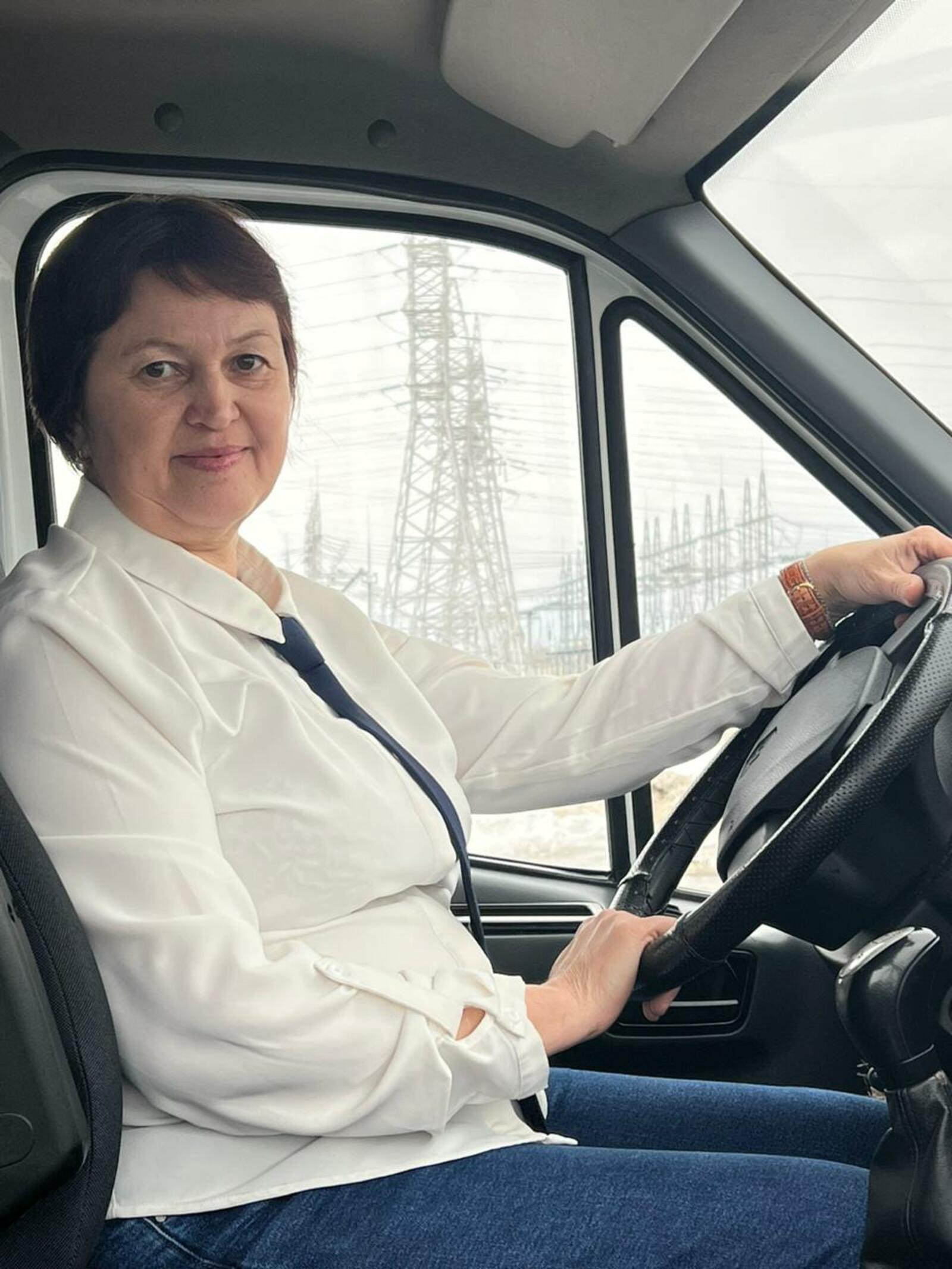 Альмира Артемьева впервые села за руль маршрутки в 51 год.